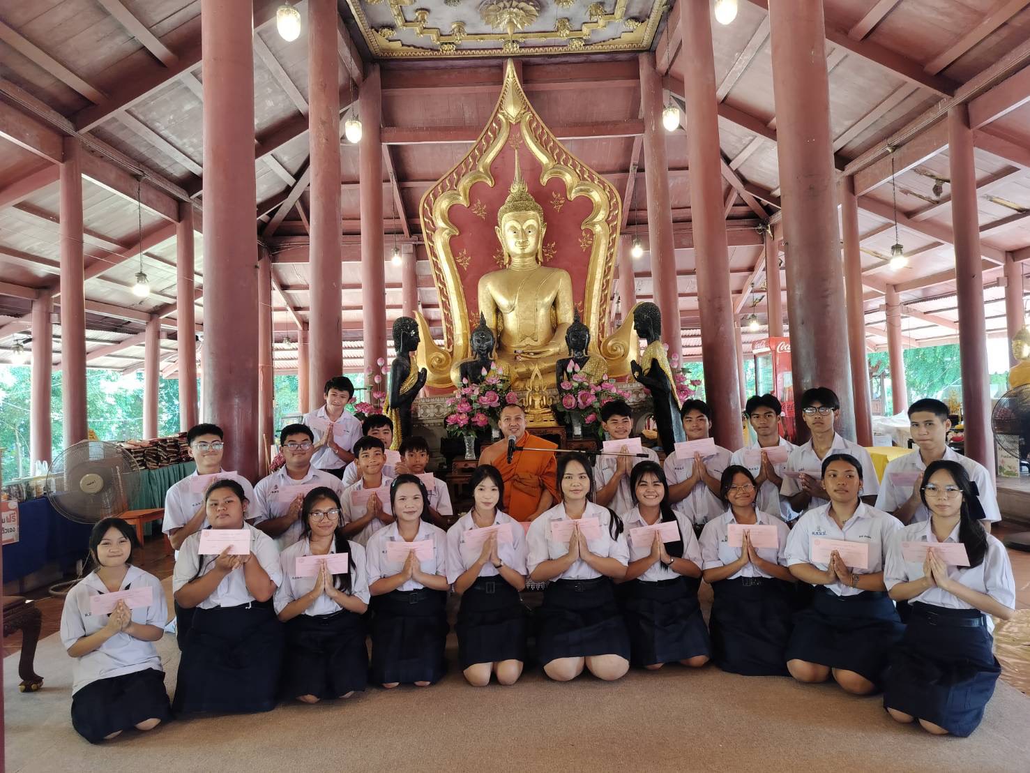 ปทุมธานี วัดสิงห์ สามโคก จัดพิธีทอดผ้าป่าสามัคคี และมอบทุนการศึกษา จำนวน 300 ทุน เนื่องในงานสมโภชอาราม 359 ปี ณ ศาลาดิน วัดสิงห์ ตำบลสามโคก อำเภอสามโคก จังหวัดปทุมธานี ปทุมธานี วัดสิงห์ สามโคก จัดพิธีทอดผ้าป่าสามัคคี และมอบทุนการศึกษา จำนวน 300 ทุน เนื่องในงานสมโภชอาราม 359 ปี ณ ศาลาดิน วัดสิงห์ ตำบลสามโคก อำเภอสามโคก จังหวัดปทุมธานี