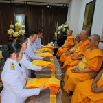 ปทุมธานี คณะสงฆ์วัดพระธรรมกายโจฮันเนสเบิร์กร่วมสถานทูตไทย จัดพิธีถวายเป็นพระราชกุศลวันนวมินทรมหาราช
