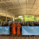 ปทุมธานี ! ตำรวจลำลูกกาผนึกกำลัง อบต.นำจิตอาสาเก็บกระสอบทราย ฟื้นฟูวัดธัญญะผล ถวายเป็นพระราชกุศล ร.5